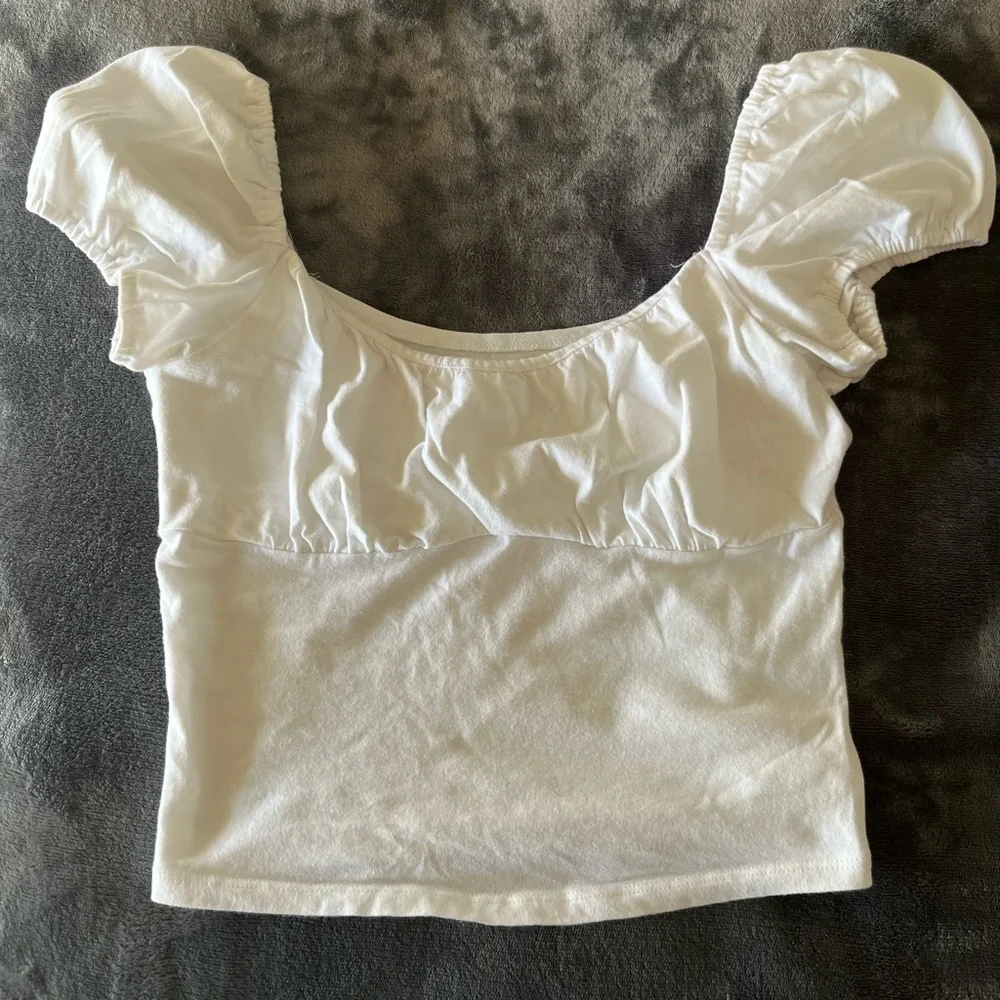 2 pack Hollister tops/baby tees, brown and white, size small - Picture 2 of 5